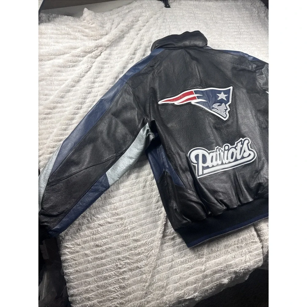 NFL New England Patriots Mens Medium Black Genuine Leather Bomber Jacket EUC